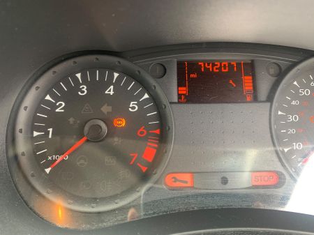 2011 Renault Clio #9